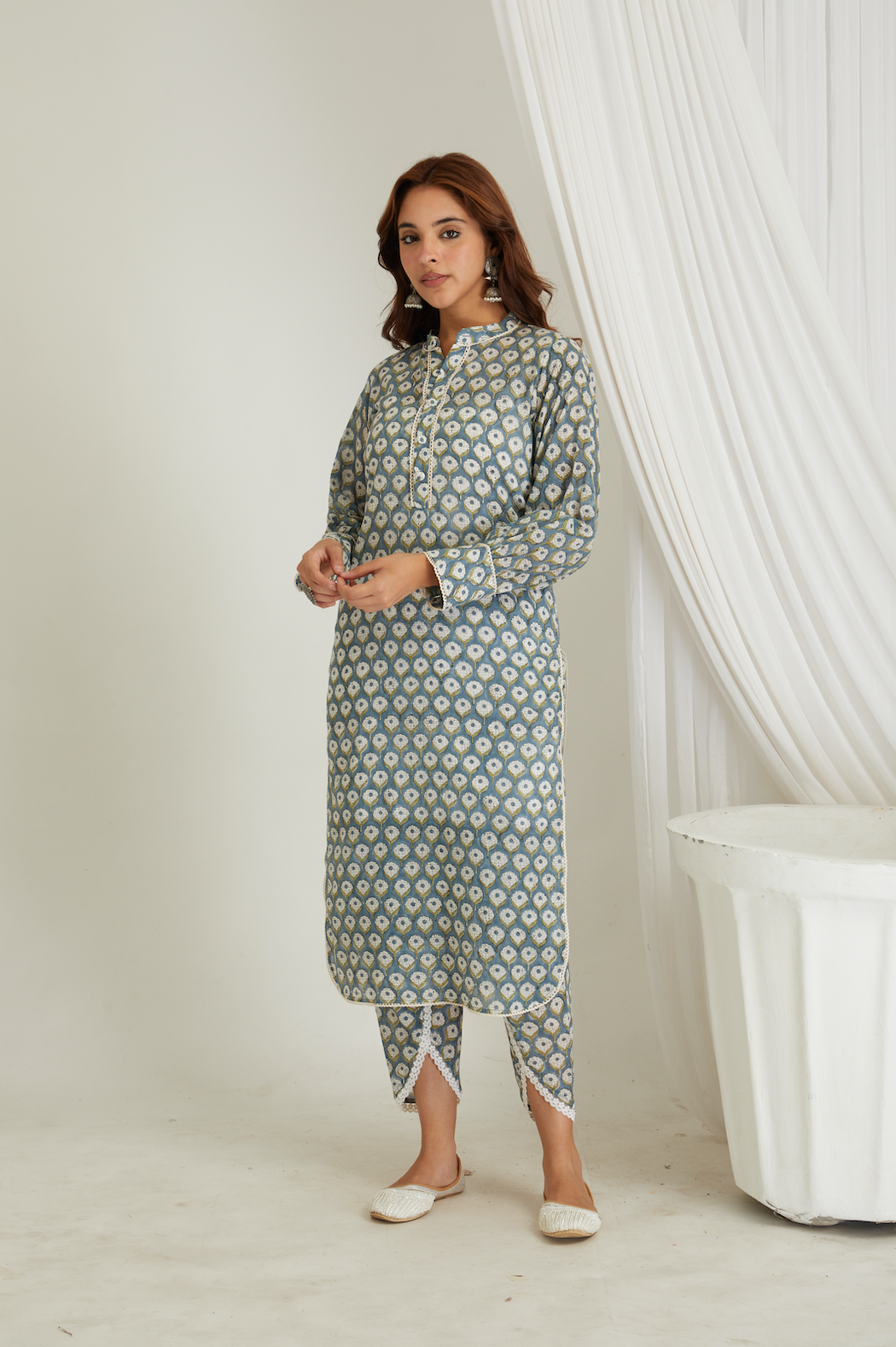 RAYA HAND BLOCK PRINTED BLUE BUTAH KURTA AND TULIP PANT SET (SET OF 2)