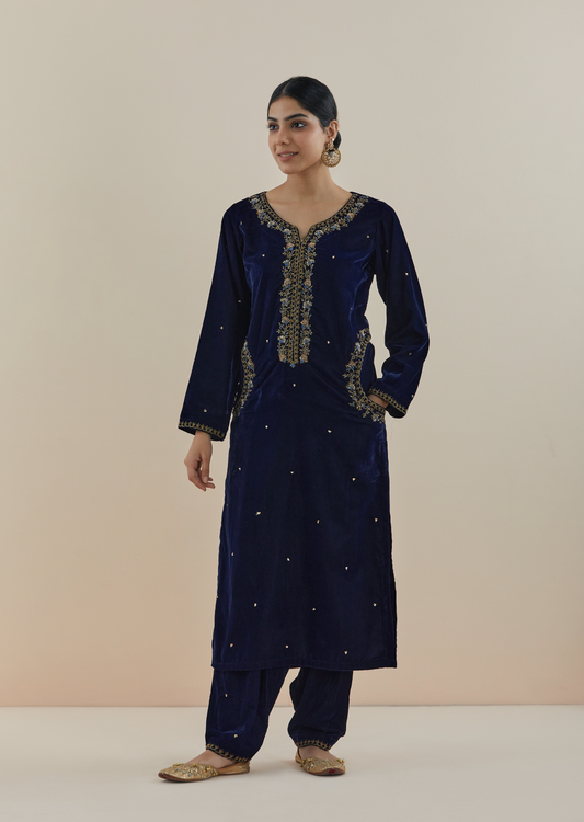 Royal Blue Hand Embroidered Velvet Kurta (Set of 2)