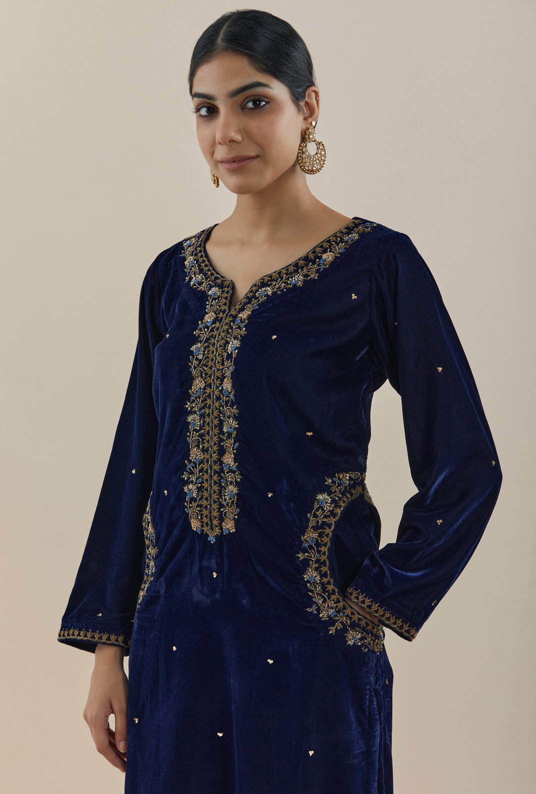 Royal Blue Hand Embroidered Velvet Kurta (Set of 2)